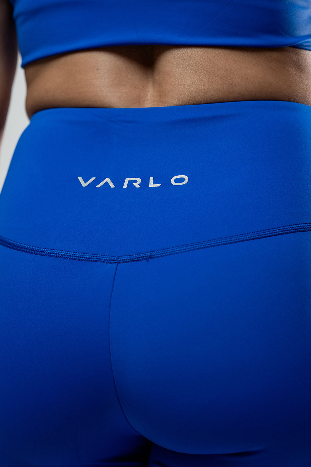 Women's SOHO Fitness Shorts 8" (Neo Blue)